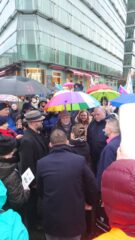 Menschenmenge bei Protestaktion des Aktionsbündnis Vergütung Rechtlicher Betreuung