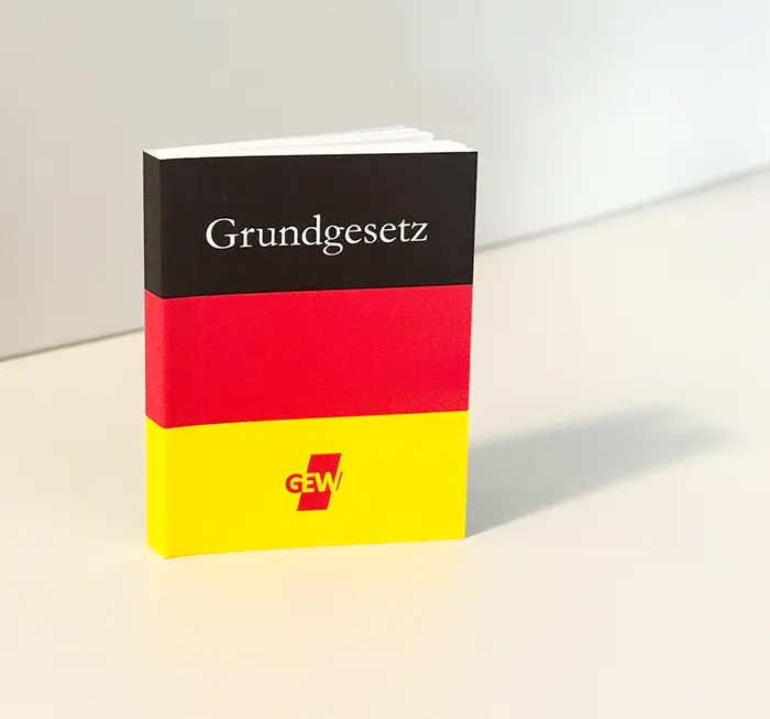 Buch: Grundgesetz „to go“ – Demokratie zum Anfassen